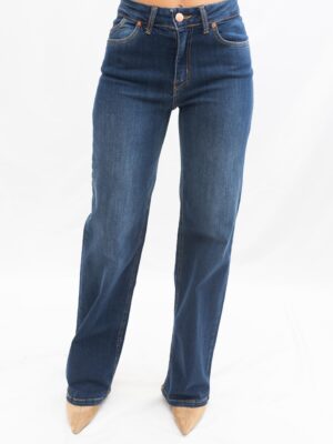 Vaquero azul oscuro de talle alto D’l visto de frente