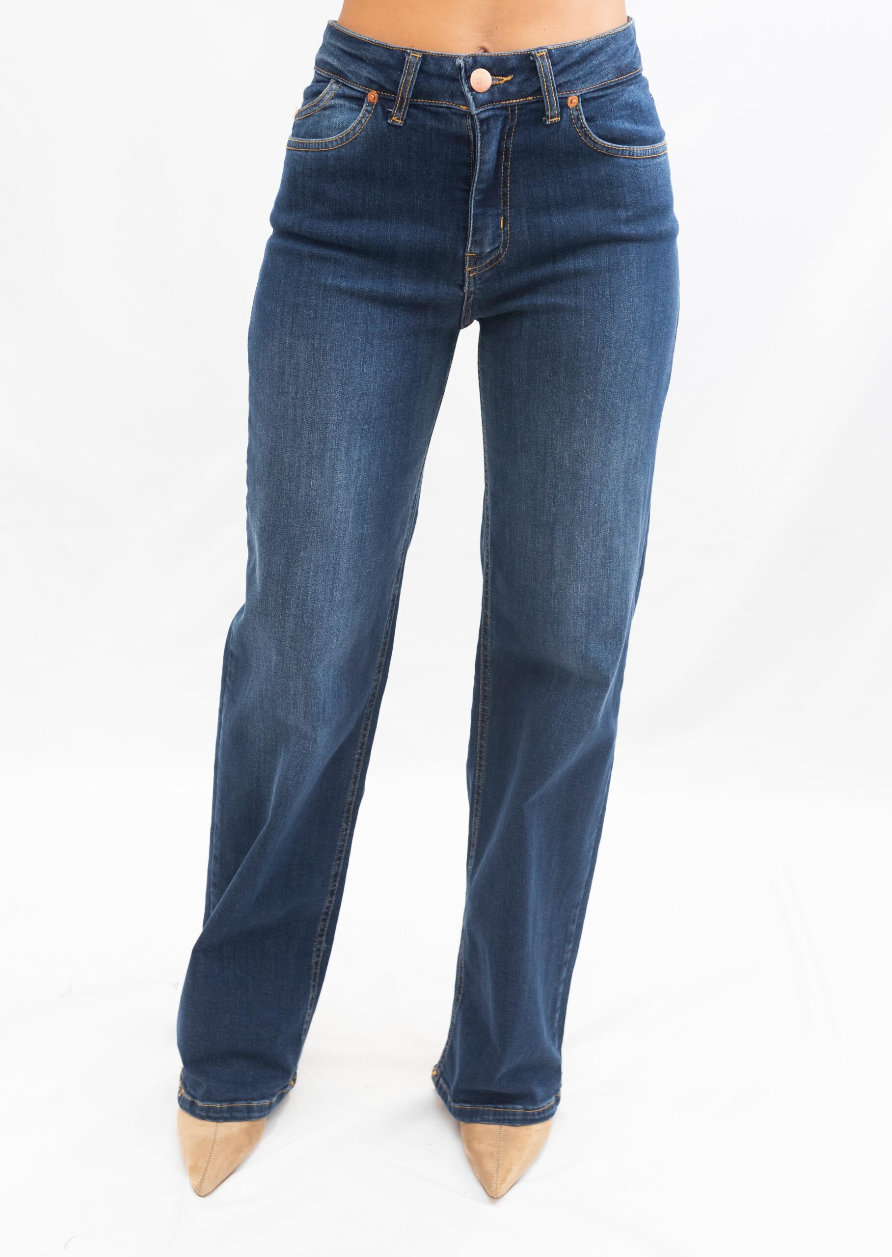 Vaquero azul oscuro de talle alto D’l visto de frente